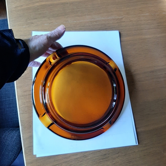Vintage amber glass ashtray - Picture 3 of 6